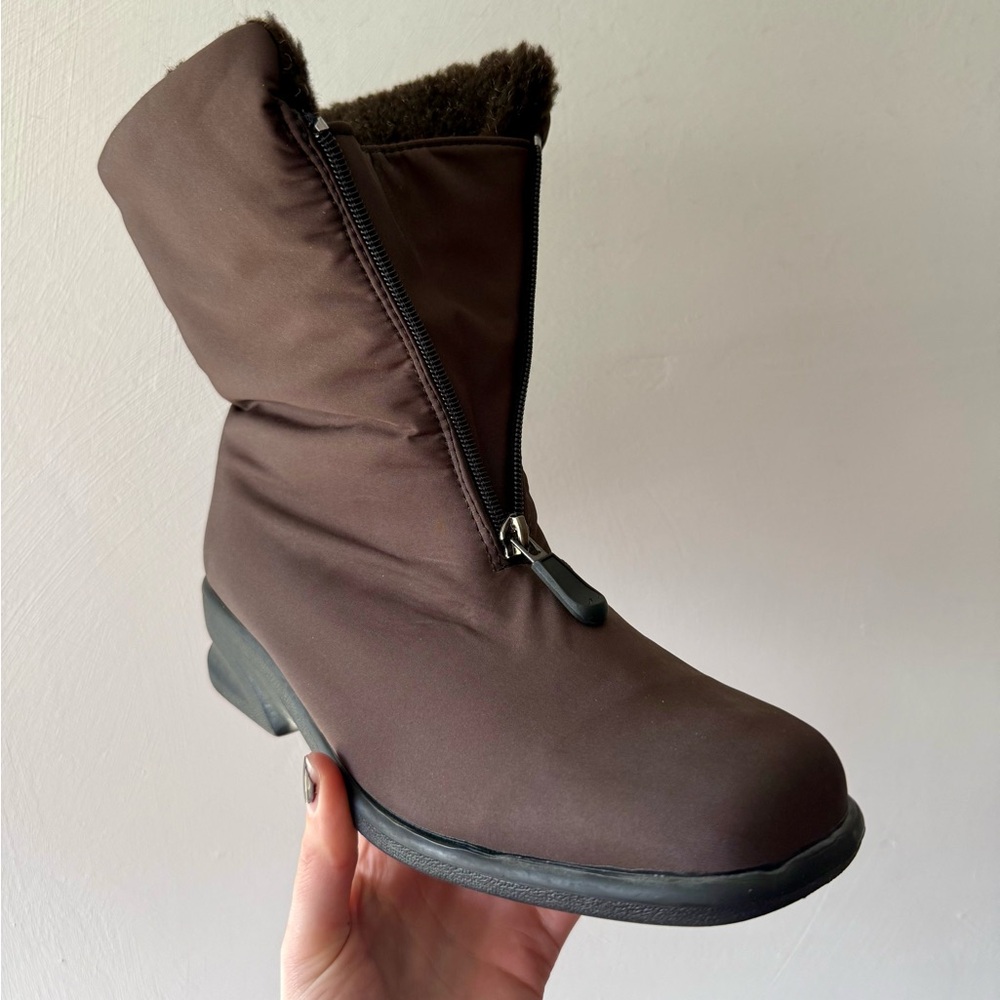 Toe Warmers Michelle Boots Women’s Size 10 Narrow